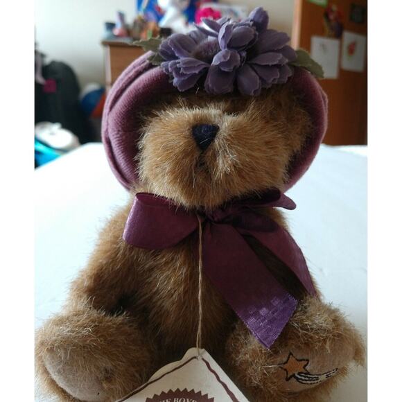 Boyds Bears Cassidy L. Bearsmark Plush Bear Hallmark Gold Crown Exclusive - Picture 1 of 10